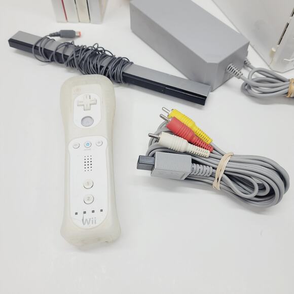 Nintendo Wii System Console (RVL-001) Controller Cords 4 Family Games - Picture 2 of 11